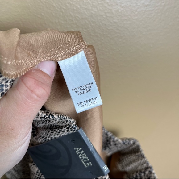 NEW Snakeskin Versona Pants Women's Size Medium - Picture 8 of 13